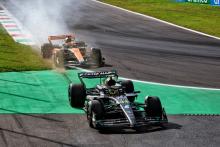 Lewis Hamilton (GBR) Mercedes AMG F1 W14 and Oscar Piastri (AUS) McLaren MCL60 battle for position. Formula 1 World