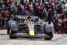 Max Verstappen (NLD) Red Bull Racing RB18 makes a pit stop. Formula 1 World Championship, Rd 4, Emilia Romagna Grand Prix,