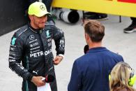 Lewis Hamilton (GBR) Mercedes AMG F1 with Jenson Button (GBR) Sky Sports F1 Presenter / Williams Racing Senior Advisor in