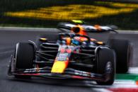 Sergio Perez (MEX) Red Bull Racing RB19. Formula 1 World Championship, Rd 15, Italian Grand Prix, Monza, Italy, Practice