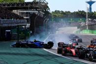 Alexander Albon (THA) Williams Racing FW45 crashes out of the race. Formula 1 World Championship, Rd 21, Brazilian Grand