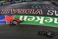 Max Verstappen (NLD) Red Bull Racing RB19 and Charles Leclerc (MON) Ferrari SF-23 battle for the lead at the start of the