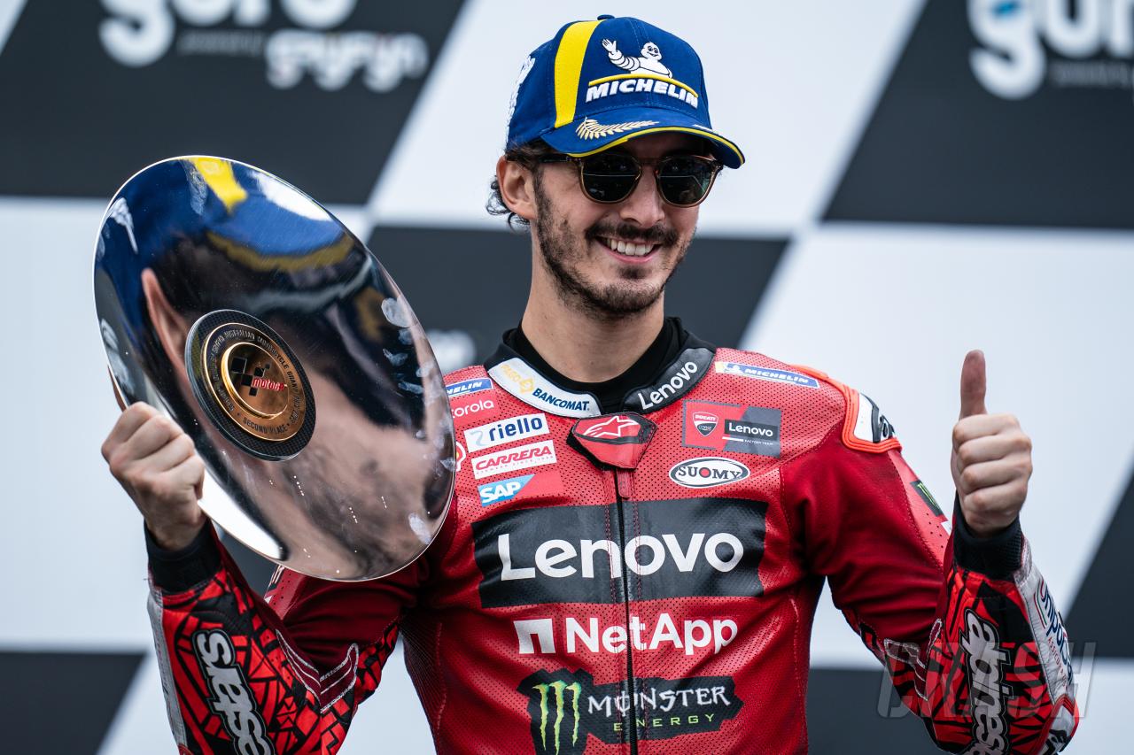 Шоссейно кольцевым мотогонкам MOTOGP