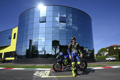 Rossi rides M1 from Tavullia to Misano!